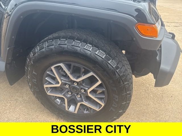 2024 Jeep Wrangler 4-Door Sahara 4x4