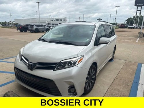 2018 Toyota Sienna XLE Auto Access Seat
