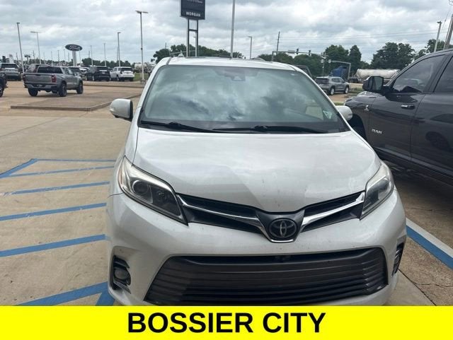 2018 Toyota Sienna XLE Auto Access Seat