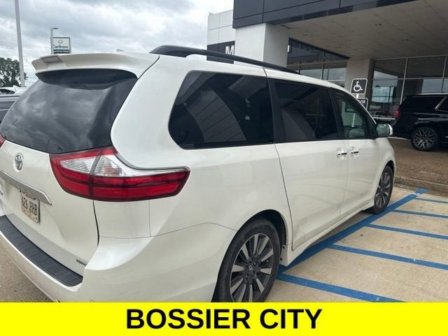 2018 Toyota Sienna XLE Auto Access Seat