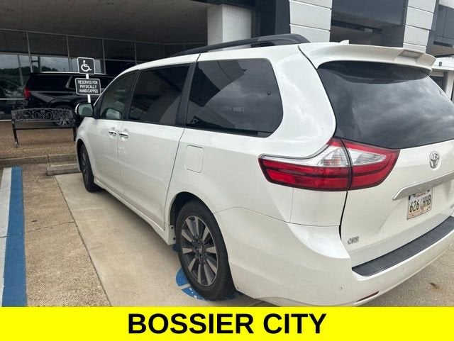 2018 Toyota Sienna XLE Auto Access Seat